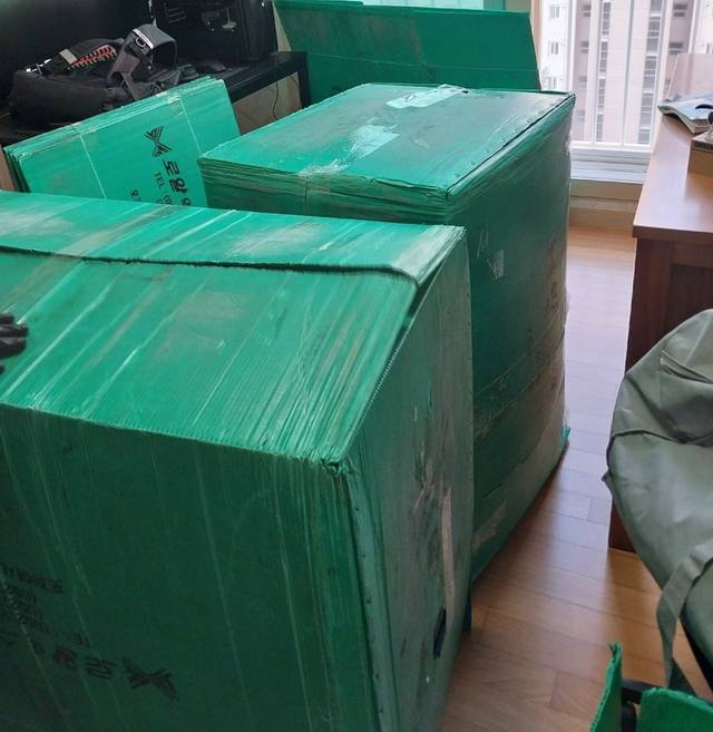 로얄익스프레스 포장이사 현장 - 포장 박스 적재